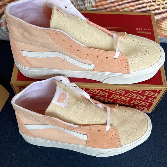 Vans Men’s Sk8-Hi Tapered Stacd
Color Block Peach
VN0A5JMKBOD
Platforms Sneakers - Picture 4 of 16